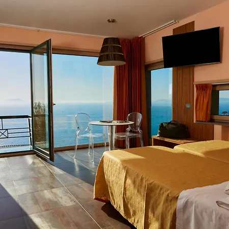 Solaria Villa